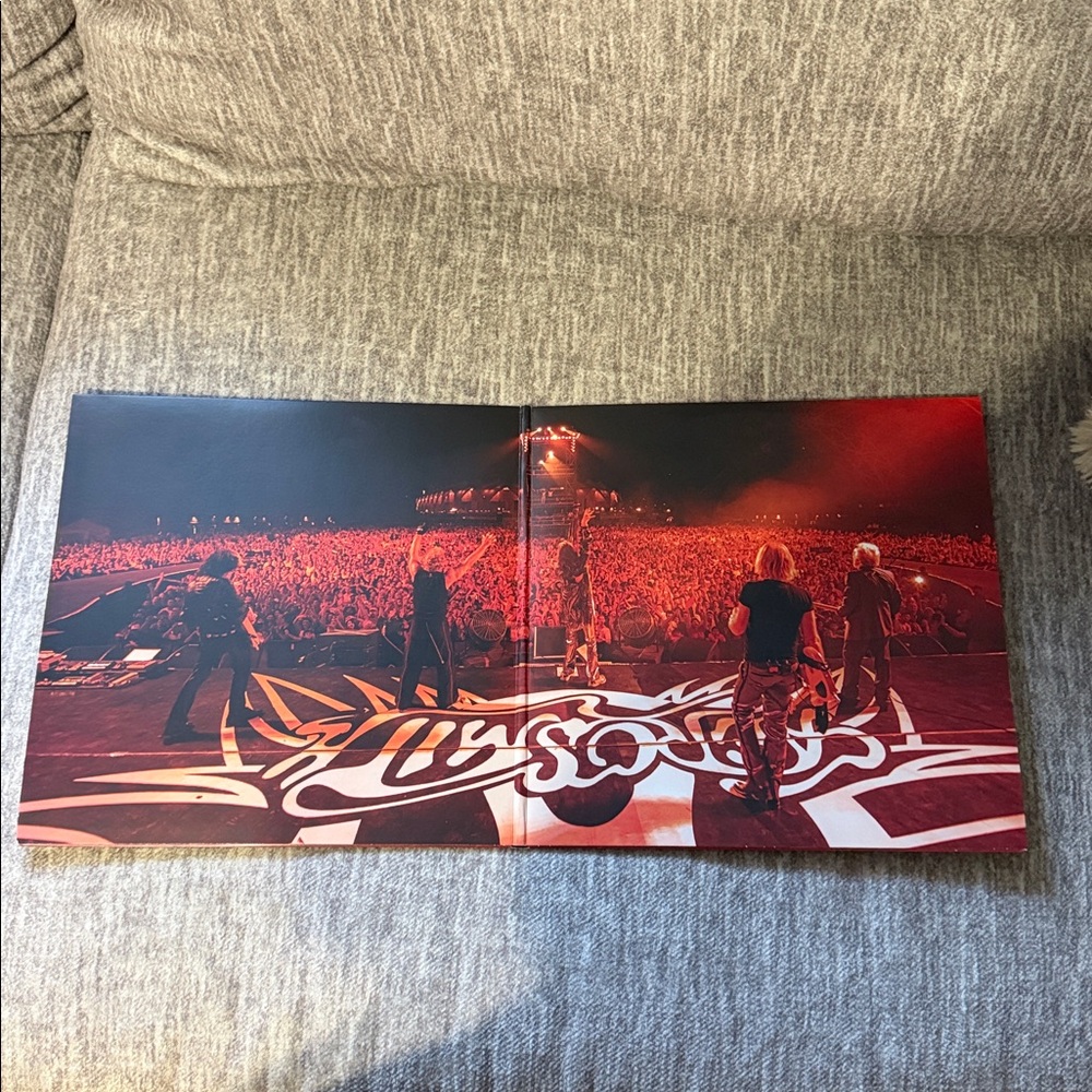 Aerosmith Red Winged Logo Vinyl/Book Set - Picture 3 of 3